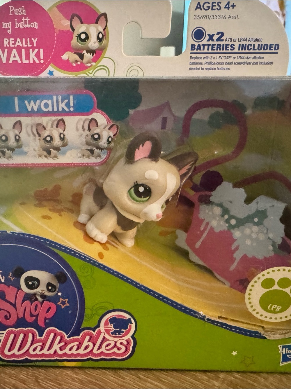 Littlest Pet Shop Walkables #2311 Chihuahua Dog LPS Hasbro 2011 New in Box